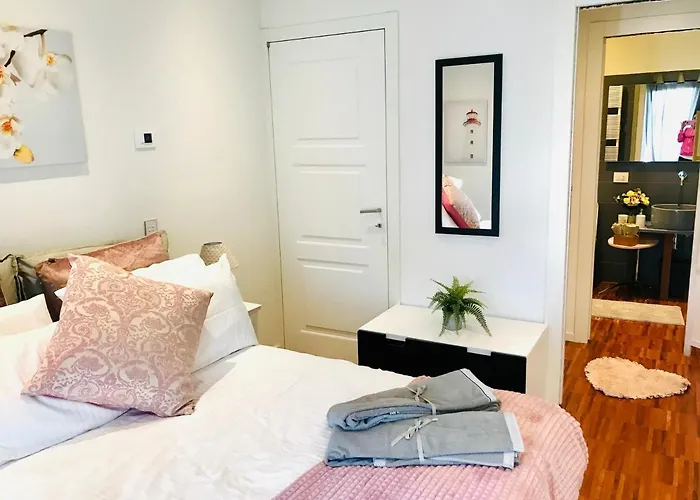 Sweet & Cosy Next To The Guest house 4*