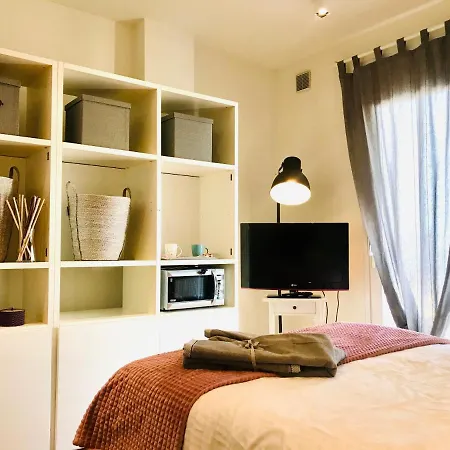 Гостьовий будинок Sweet & Cosy Next To The В'яреджо