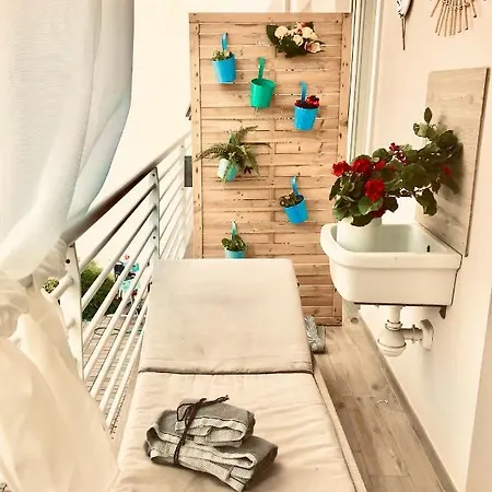 Sweet & Cosy Next To The *